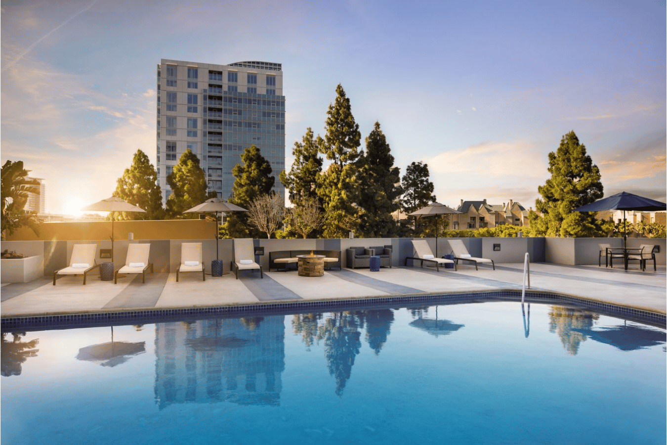 San Diego Marriott La Jolla - Coastal Luxury Above the Pacific