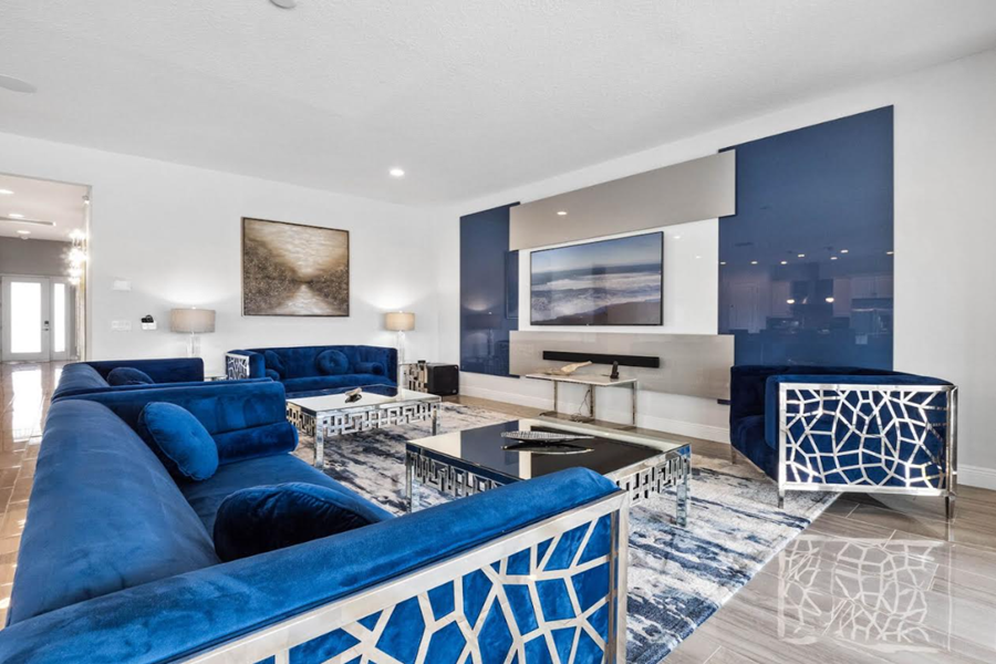 Orlando - 10 Bedroom Private Vacation Home - Image 2