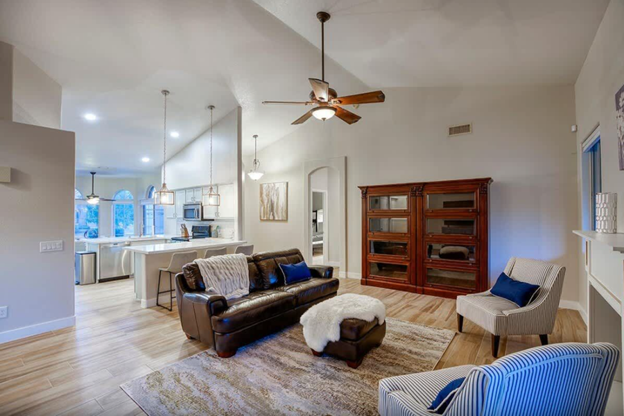 Glendale Vacation Home - Arrowhead Haven Glendale Vacation Home - Arrowhead Haven