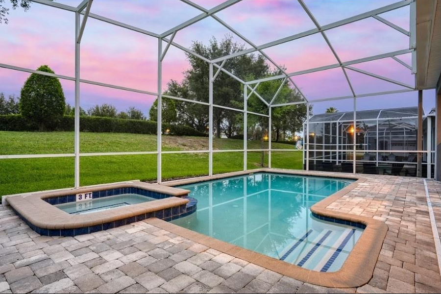 8 Bedroom Vacation Home - 12 Beds 8 Bedroom Vacation Home - 12 Beds