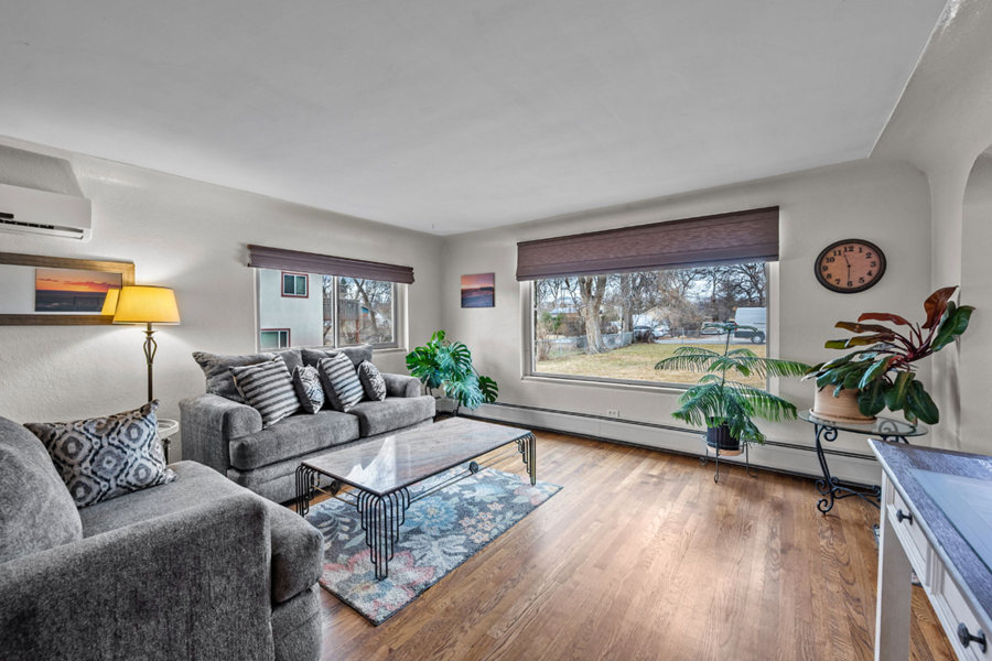 Private Home - 4 Bedrooms / 3 Bath - Lakewood Private Home - 4 Bedrooms / 3 Bath - Lakewood