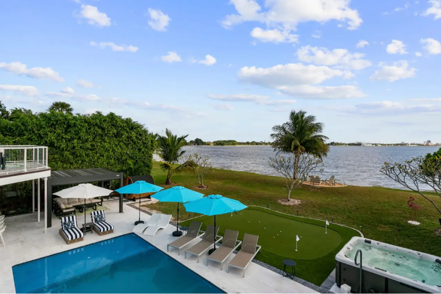 West Palm Beach - 6 Bedroom Vacation Home - 10 Beds
