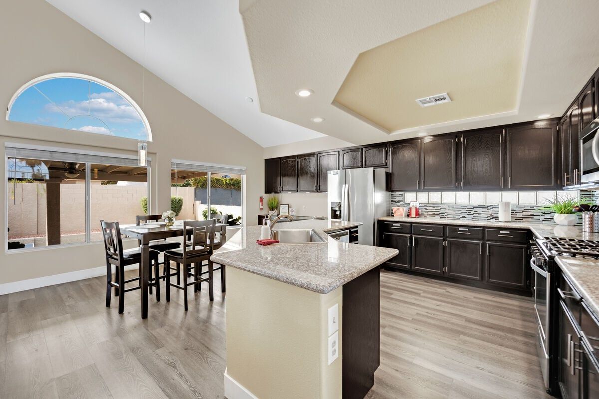 4 Bedroom Rental Home - Image 2