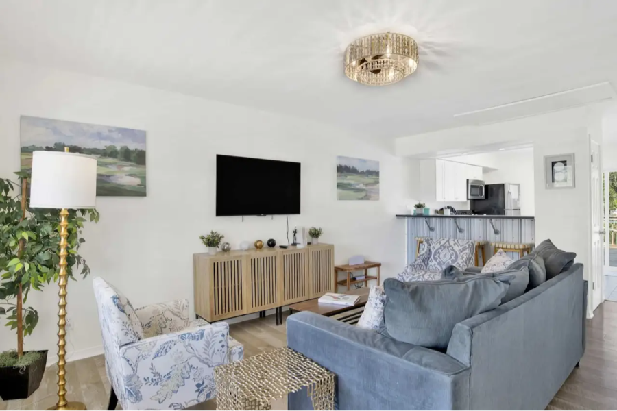 Mobile - Private Home - 4 Bedroom / 2 Bath - 8 Beds + 2 Sofa Sleepers