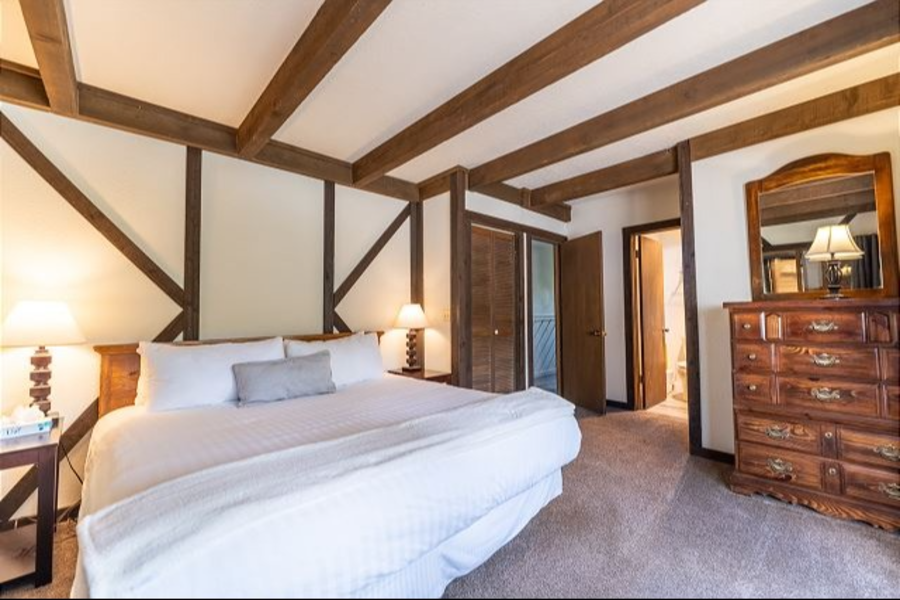 Rocky Mountains - Private Home - 5 Bedrooms / 4 Bath - Irishman - 10 Beds