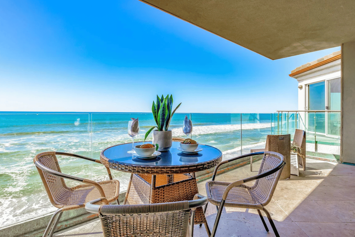 P1733-0 | 10BR Oceanfront Retreat