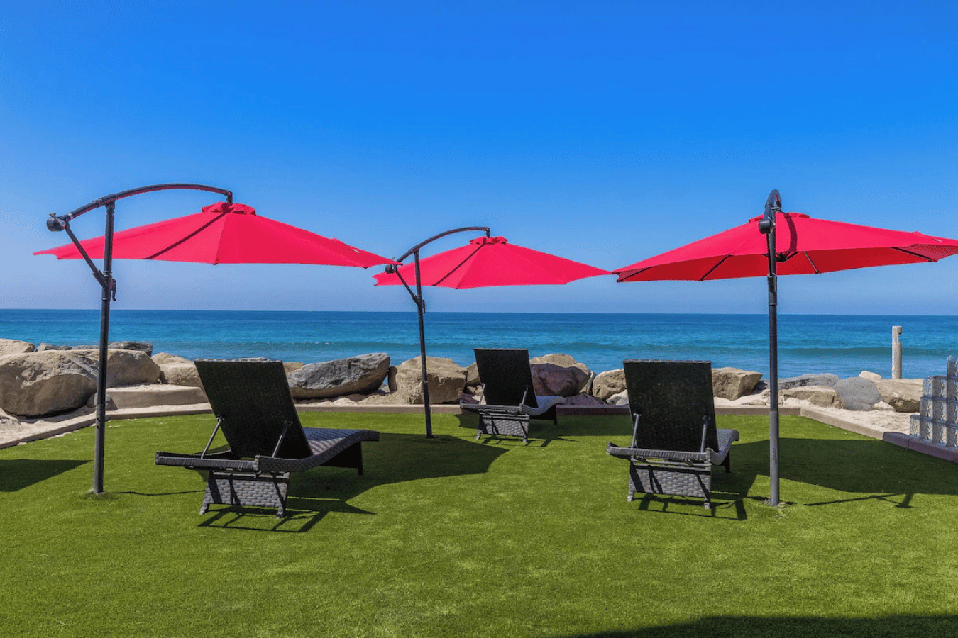 P1735-0 | 10BR Oceanfront Retreat
