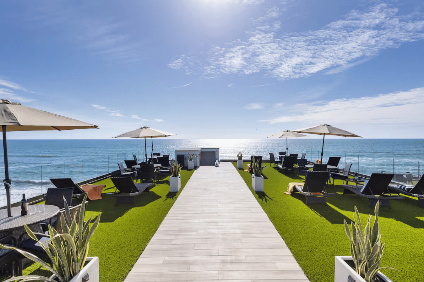 P835-1 | 4BR Oceanfront Retreat