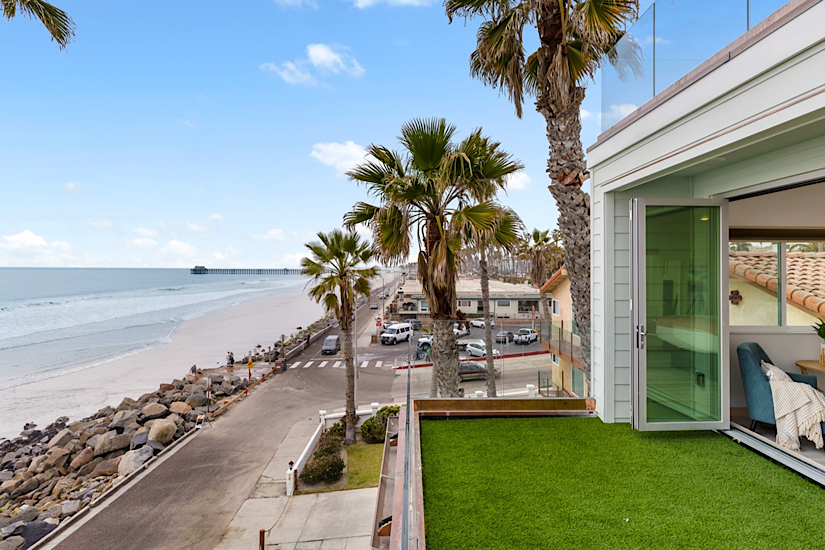 P807-2 BRAND NEW Upper Level Beachfront Rooftop Deck - THE OCEAN FRONT VILLA - Image 2