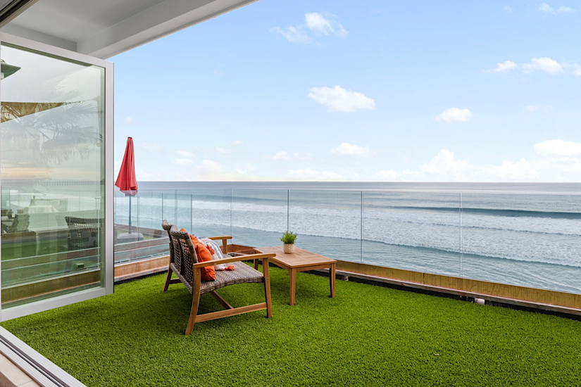 P807-2 BRAND NEW Upper Level Beachfront Rooftop Deck - THE OCEAN FRONT VILLA - Image 4