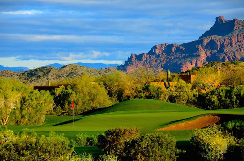The Desert Retreat - 4 Nights / 3 Rounds in a 6 bedroom Private Vacation Home